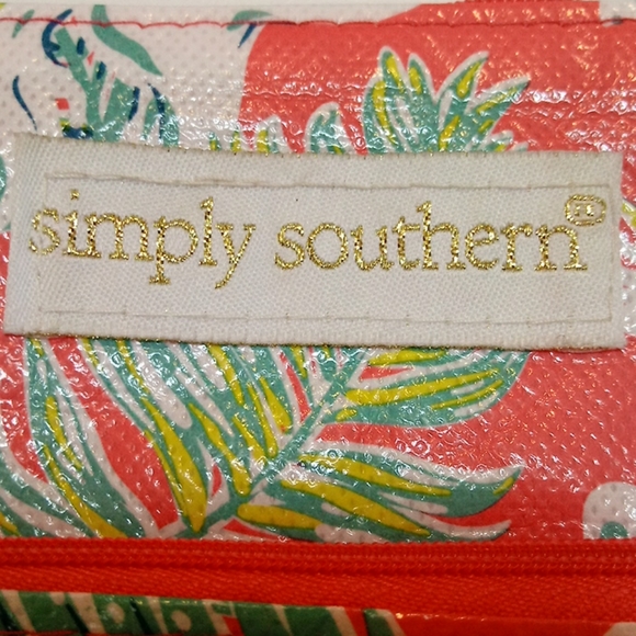 Simply Southern vinyl CrossBody - Picture 2 of 7